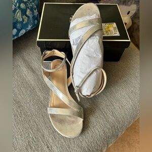 I.Miller silver shoes women’s 8.5 new